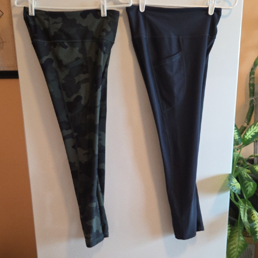 Old Navy Women's Gray and Camo High-Rise Powersoft Leggings Go-Dry With Pockets